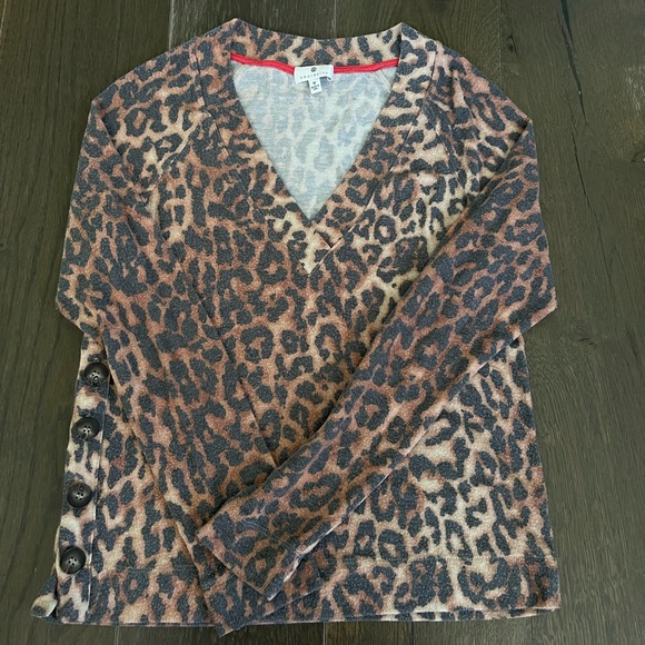 Cheetah sweater - Picture 2 of 5